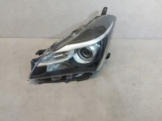 C1BB-13404-A Фара левая Toyota Yaris 3 Арт e8626026, вид 1