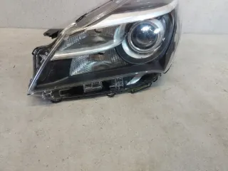 C1BB-13404-A Фара левая Toyota Yaris 3 Арт e8626026, вид 3