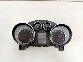 13374940 Щиток приборов (приборная панель) Opel Zafira C Арт e8683241, вид 1