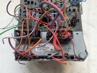 51867780 Блок предохранителей Lancia Delta 3 Арт e8933982, вид 2