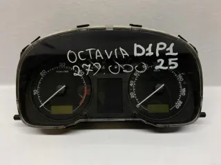 81071428 Щиток приборов (приборная панель) Skoda Superb 1 Арт e9009960, вид 1