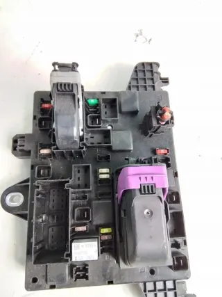 365927271 Блок предохранителей Opel Astra J Арт e9137258, вид 2