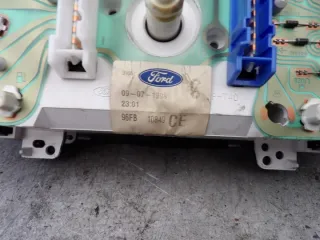96FB10849CE Щиток приборов (приборная панель) Ford Escort 6 Арт e9272312, вид 3