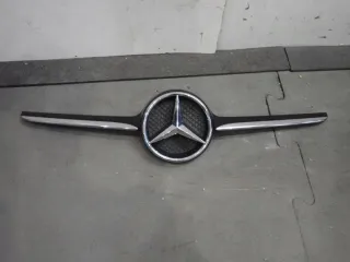 A2058880560 Решетка радиатора Mercedes C W205 Арт e9556192, вид 1