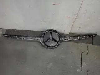 A2058880560 Решетка радиатора Mercedes C W205 Арт e9556192, вид 3