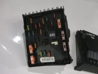 3C0937125 Блок предохранителей Volkswagen Passat B7 Арт e9638075, вид 2