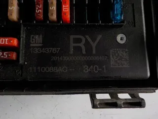 13343767 Блок предохранителей Opel Astra J Арт e9657753, вид 2