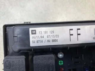 13191129 Блок предохранителей Opel Astra H Арт e9657916, вид 5