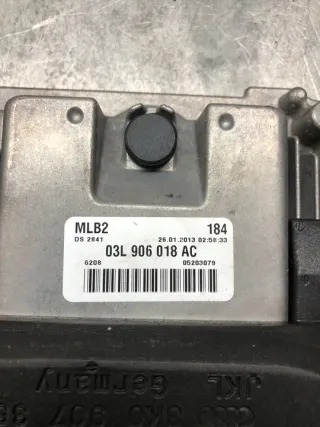 03L906018AC Блок управления двигателем Audi A4 B8 Арт e9673935, вид 3
