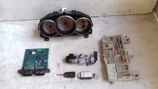 1001409361 Блок управления двигателем Mazda 3 BK Арт e9676660, вид 1
