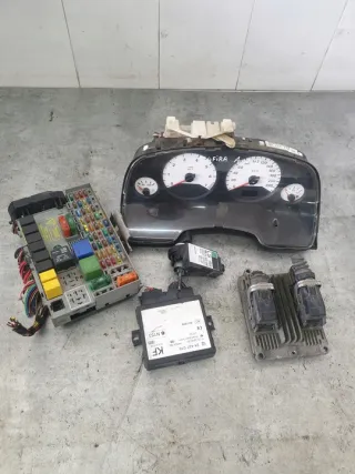 09391283 12202143 Блок управления двигателем Opel Zafira A Арт e9690478, вид 1