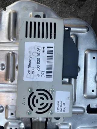 2038201926 Блок предохранителей Mercedes C W203 Арт e9744966, вид 1