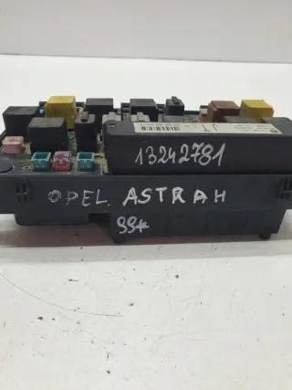 13242781 Блок предохранителей Opel Astra H Арт e9759015, вид 2