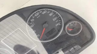 8E0920931D Щиток приборов (приборная панель) Audi A4 B7 Арт e9818156, вид 2