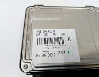 05E907309C Блок управления двигателем Audi Q3 1 Арт e9819492, вид 4