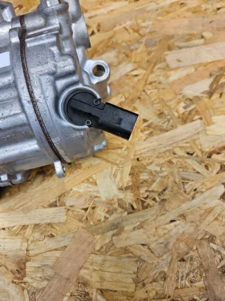 8W0816803L Компрессор кондиционера Audi A4 B9 Арт e9829013, вид 3