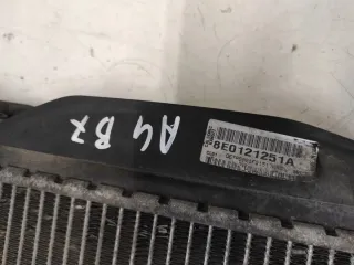 8E0121251A Радиатор (основной) Audi A4 B7 Арт e9840016, вид 4