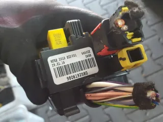  9806192580 Блок предохранителей Citroen C4 2 Арт e9974768, вид 3