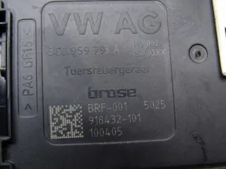1K5837402BA 3C0959793A 16370116801 Моторчик стеклоподъемника Volkswagen Golf 6 Арт e9985700, вид 6