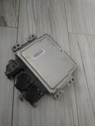 237101989R 28321424 237101990R Блок управления двигателем Renault Clio 3 Арт e10064766, вид 4