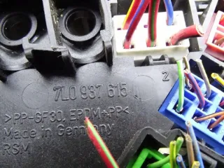 7L0937615 Блок предохранителей Volkswagen Touareg 1 Арт e10148684, вид 3