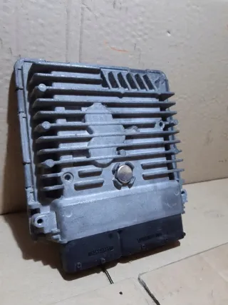 03L906023PP Блок управления двигателем Audi A1 Арт e10228832, вид 1