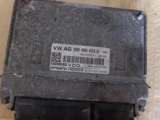 03E906023D Блок управления двигателем Volkswagen Polo 4 Арт e10232943, вид 2