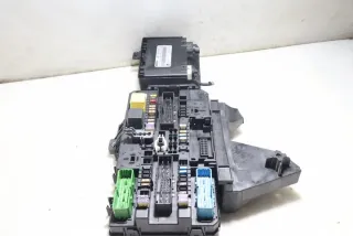 0263004164 13228779 Блок предохранителей Opel Astra H Арт e10372086, вид 1