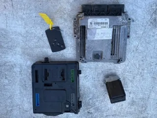 0281018132 237100323R, 284B13640R Блок управления двигателем Renault Scenic 3 Арт e10417191, вид 1
