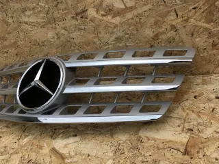 A1648880923 15218843442 Решетка радиатора Mercedes ML W164 Арт e10479303, вид 3