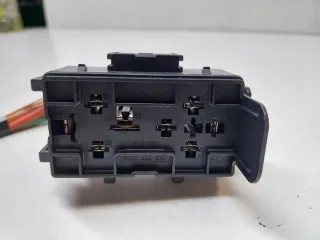 8200222930 Блок предохранителей Renault Scenic 3 Арт e10484624, вид 3