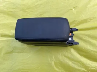 9823154180 9823153380 9825728080 Подлокотник Peugeot 208 2 Арт e10529517, вид 1