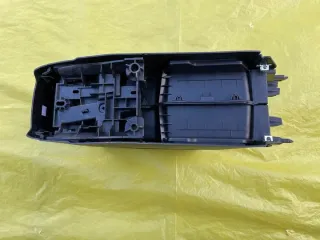 9823154180 9823153380 9825728080 Подлокотник Peugeot 208 2 Арт e10529517, вид 7