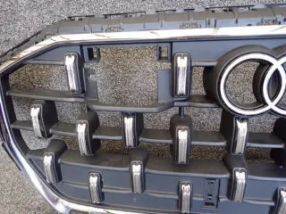 4M8853651BP 4M8853651CF Решетка радиатора Audi Q8 Арт e10568459, вид 4