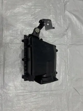 GX63-9600-BB Корпус воздушного фильтра Jaguar F-Pace Арт e10568794, вид 1