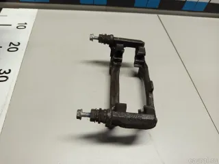 2054210494 Mercedes Benz Скоба суппорта переднего правого Mercedes C W205 Арт E52549946, вид 5