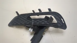 A2128850923 Заглушка (решетка) в бампер передний Mercedes E W212 Арт 20395341