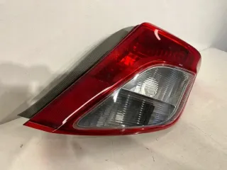2011-2014 Фонарь задний правый Toyota Yaris 3 Арт e10382239, вид 1