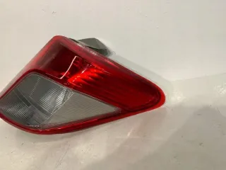 2011-2014 Фонарь задний правый Toyota Yaris 3 Арт e10382239, вид 3