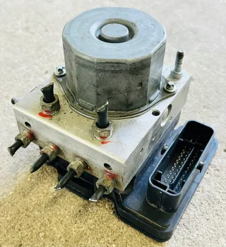 56110-60PA0 Блок ABS Suzuki Swift 5 Арт e10446457