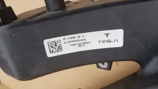 1118289-00-G Передняя панель крепления облицовки (телевизор) Tesla model 3 Арт e10593069, вид 2