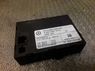 2204451900 Блок предохранителей Mercedes S W220 Арт e12682273, вид 1