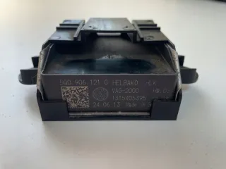 5Q0906121G Блок предохранителей Audi Q3 1 Арт e12681718, вид 4