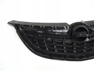 13300698 Решетка радиатора Opel Zafira C Арт e12674795, вид 2