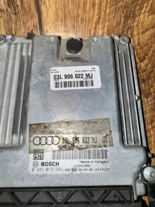 03L906018SJ Блок управления двигателем Audi A4 B8 Арт e12674469, вид 3