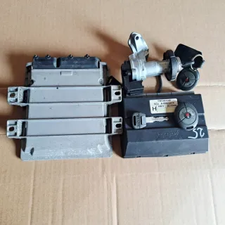 NNW004130 NNN100752 YWC001540 Блок управления двигателем Rover 25 Арт e12653234, вид 1