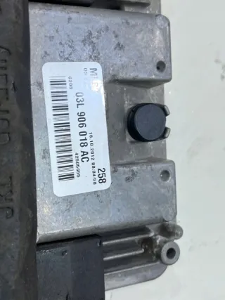 03L906018AC Блок управления двигателем Audi A4 B8 Арт e12586259, вид 2