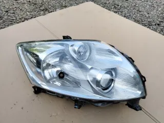 81110-02470 Фара правая Toyota Auris 1 Арт e12568385, вид 1