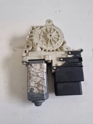 9776105406301 Моторчик стеклоподъемника Volkswagen Golf 4 Арт e12532432, вид 1