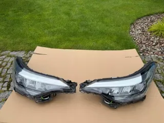 81150-F4180-00 Фара левая Toyota C-HR Арт e12522338, вид 1